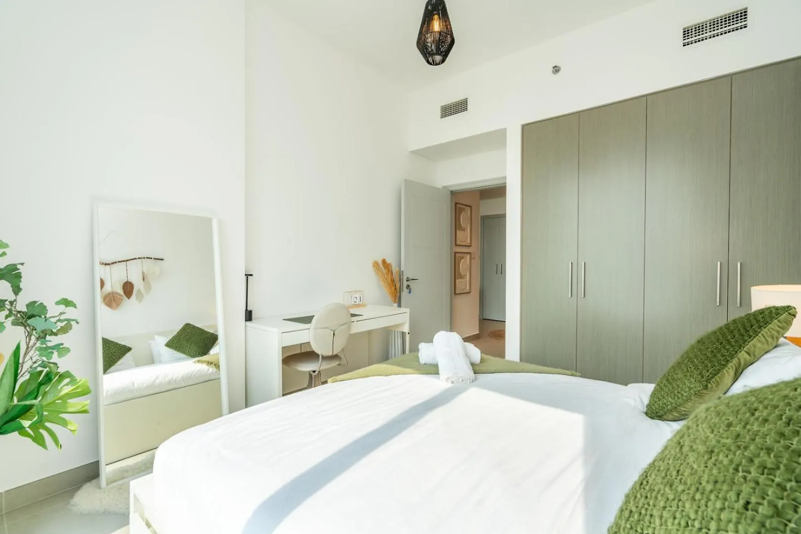 Apartment Downtown Luxury - Open Views Of The City & The Sea - Walking Distance To Dubai Mall
