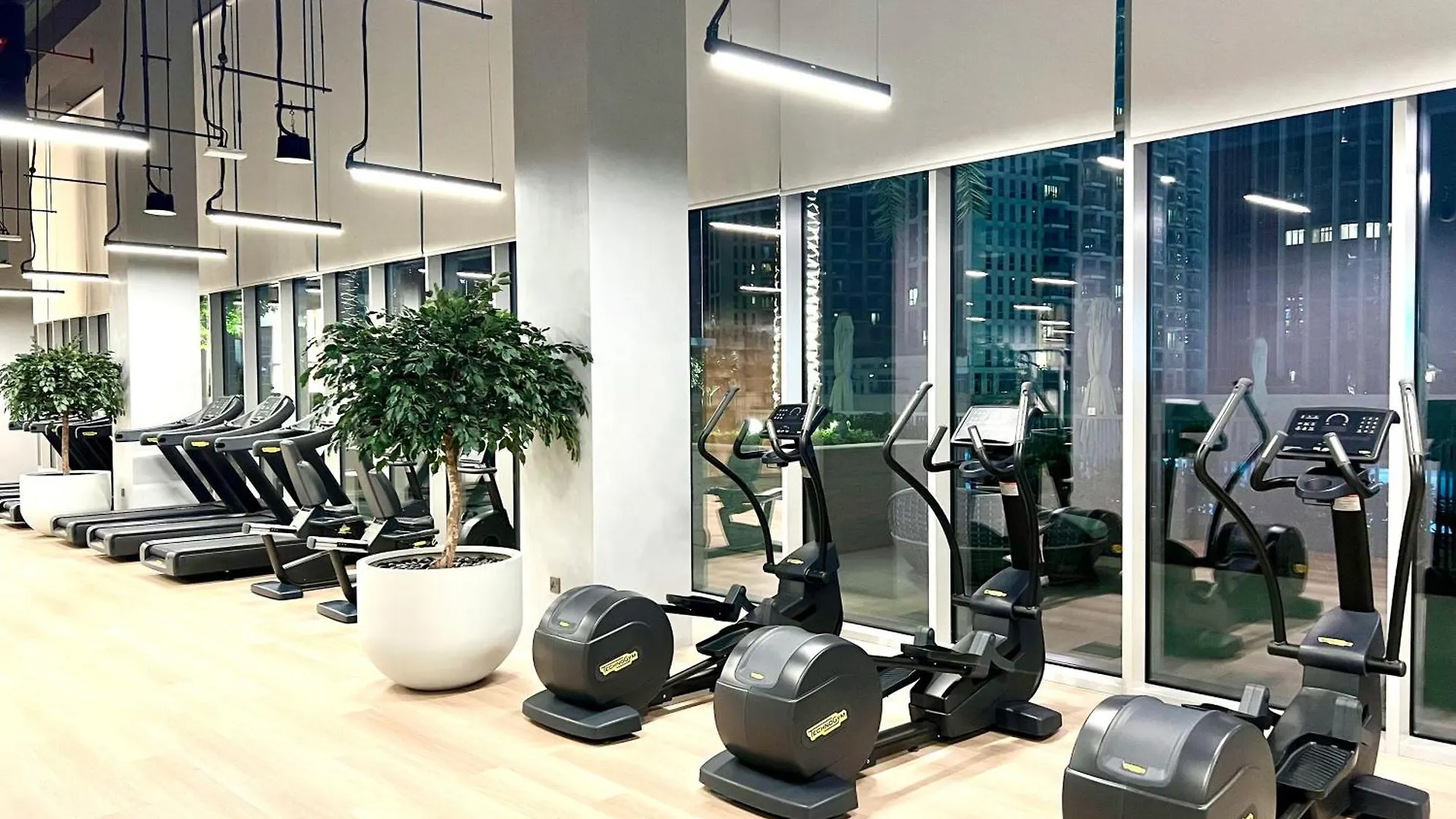 Downtown Luxury - Open Views Of The City & The Sea - Walking Distance To Dubai Mall Apartment